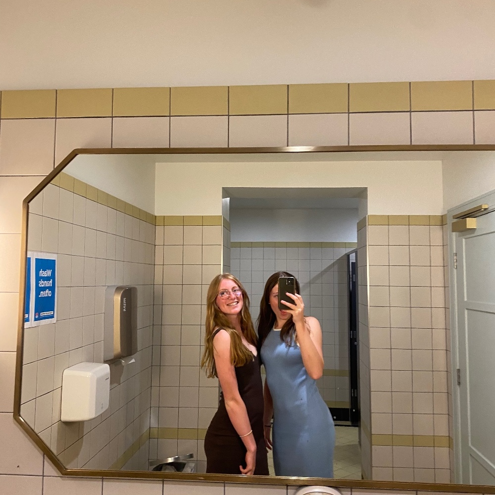 Meet your Posher, Elizabeth